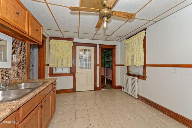 91 Snowden Avenue, Schenectady, NY 12304