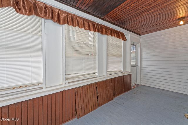 91 Snowden Avenue, Schenectady, NY 12304