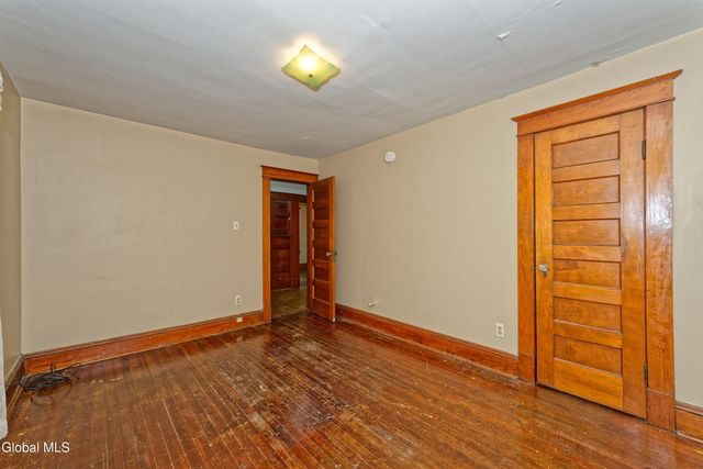 91 Snowden Avenue, Schenectady, NY 12304