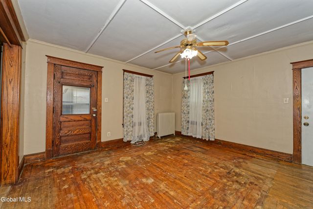 91 Snowden Avenue, Schenectady, NY 12304