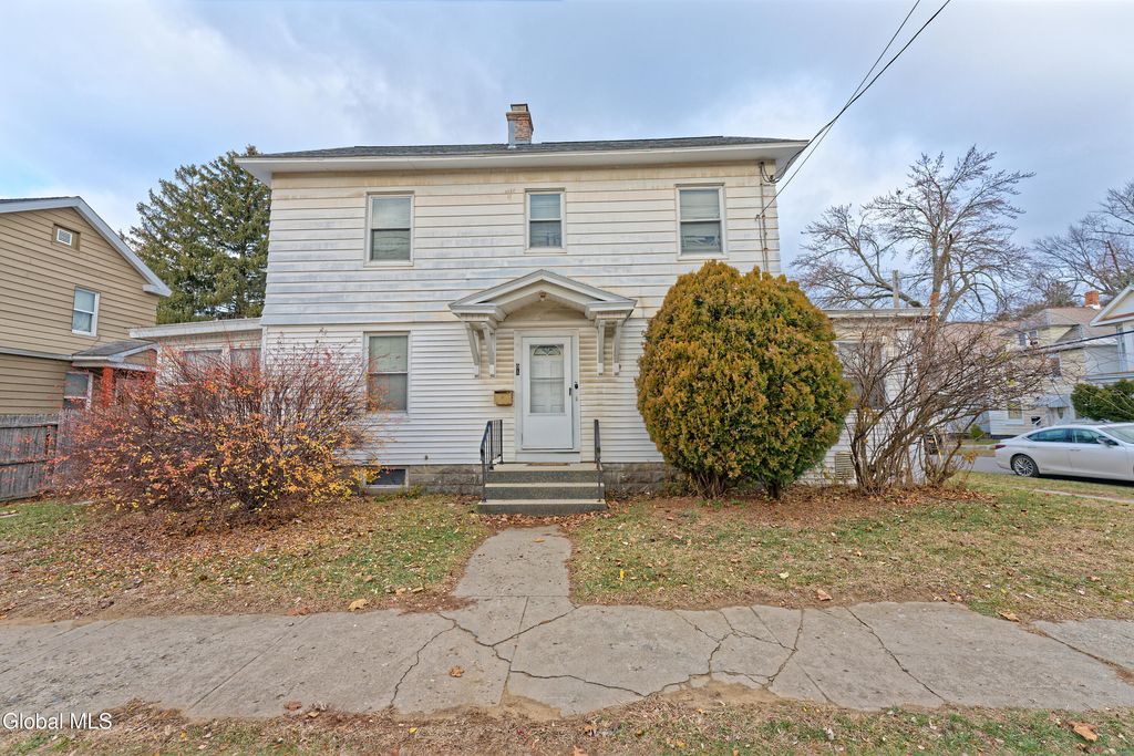 91 Snowden Avenue, Schenectady, NY 12304