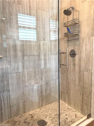 8736 Querce CT, Naples, FL 34114