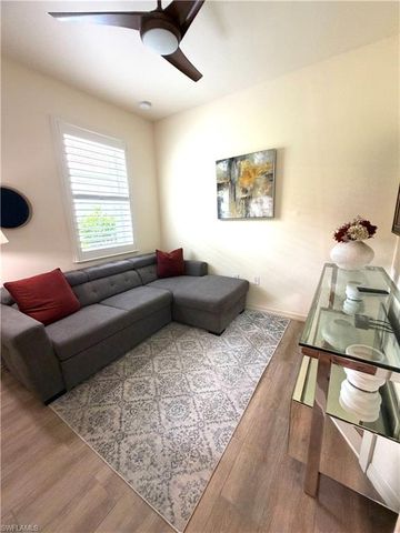 8736 Querce CT, Naples, FL 34114