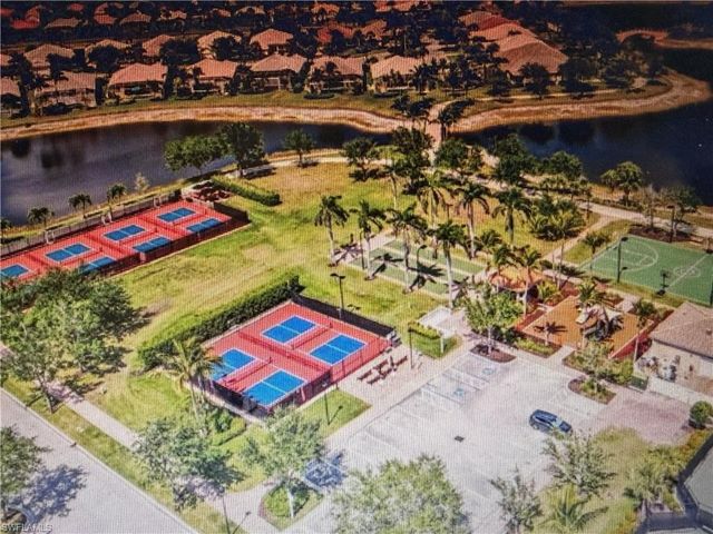 8736 Querce CT, Naples, FL 34114