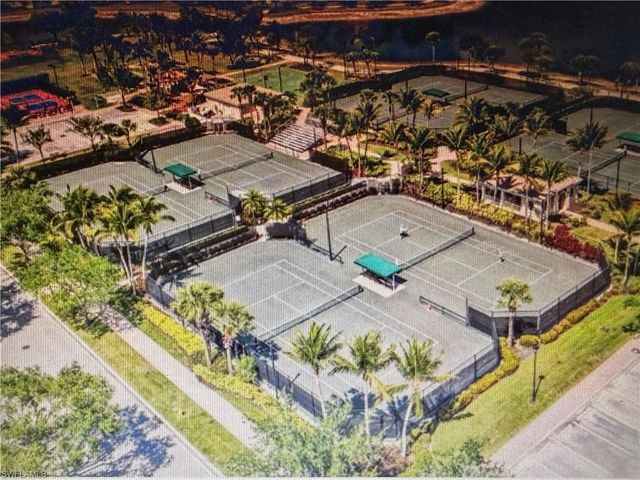 8736 Querce CT, Naples, FL 34114