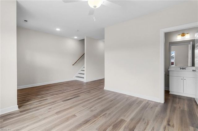 706 Fishermans RD, Norfolk, VA 23503