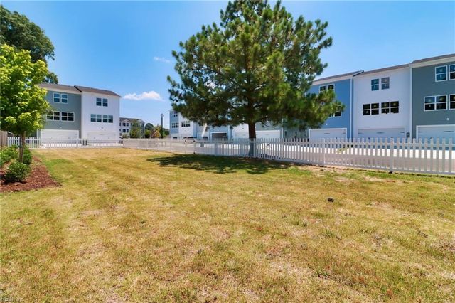 706 Fishermans RD, Norfolk, VA 23503