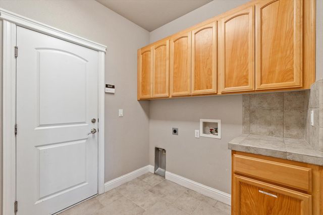 2134 Cadjew Street, Redding, CA 96003