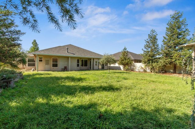 2134 Cadjew Street, Redding, CA 96003