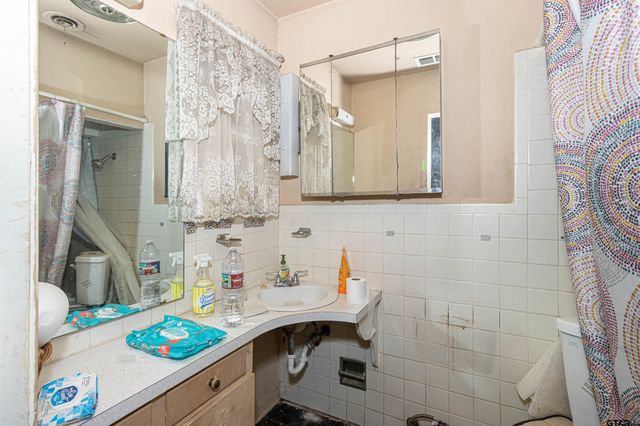 1526 Northridge Dr, Tyler, TX 75702