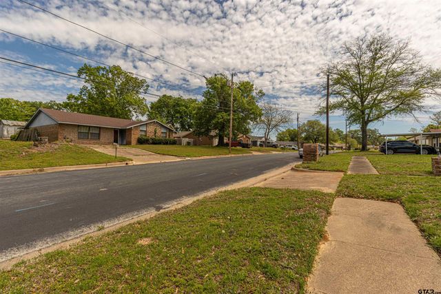 1526 Northridge Dr, Tyler, TX 75702