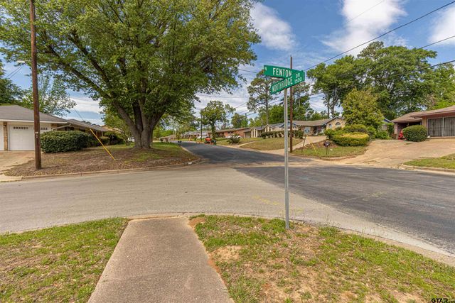 1526 Northridge Dr, Tyler, TX 75702