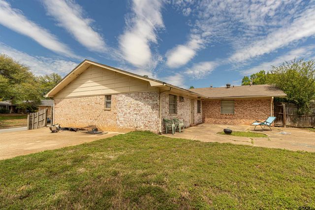 1526 Northridge Dr, Tyler, TX 75702