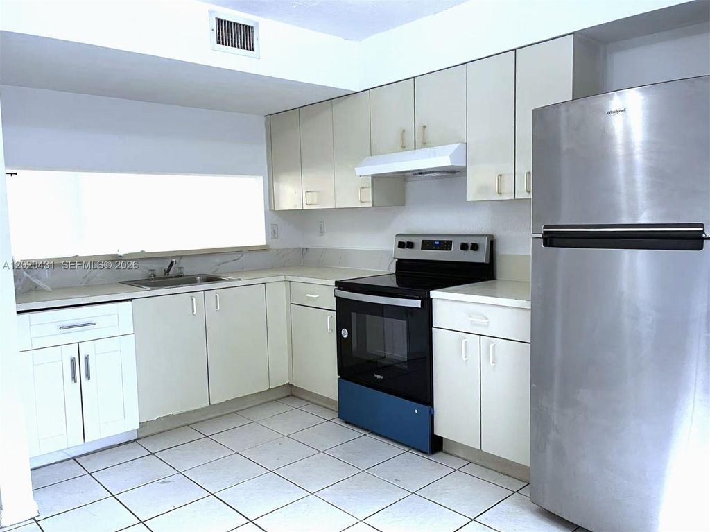 8260 SW 149th Ct 9-203, Miami, FL 33193