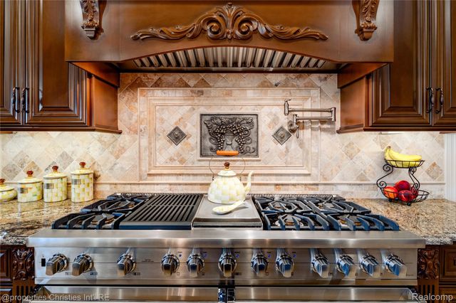 48928 Barola Court, Northville, MI 48167