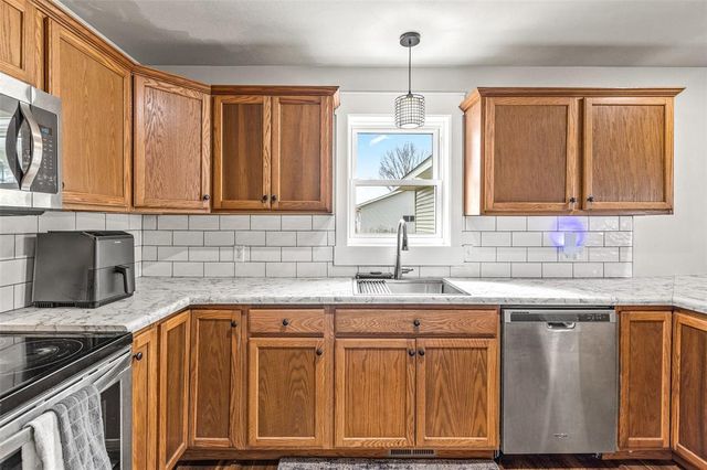 2100 W 26th Avenue, Bloomer, WI 54724