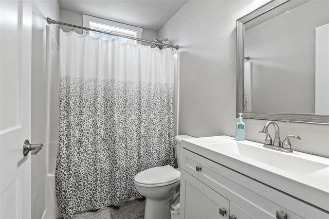 2100 W 26th Avenue, Bloomer, WI 54724