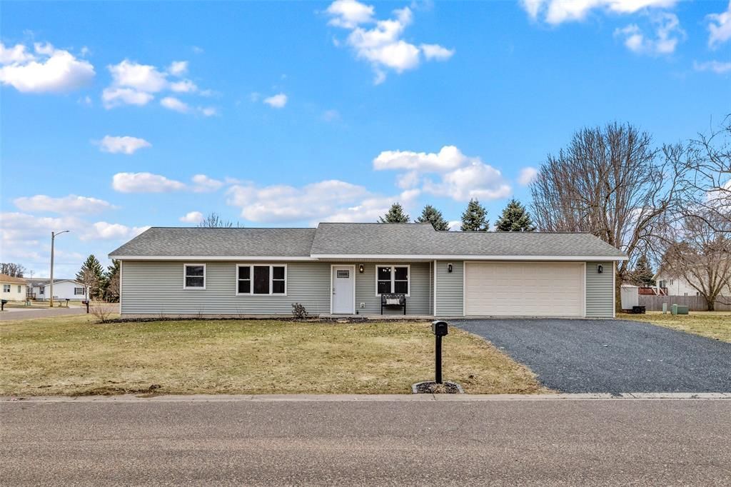 2100 W 26th Avenue, Bloomer, WI 54724