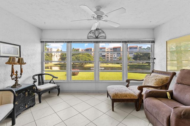 27 Abbey Lane 205, Delray Beach, FL 33446