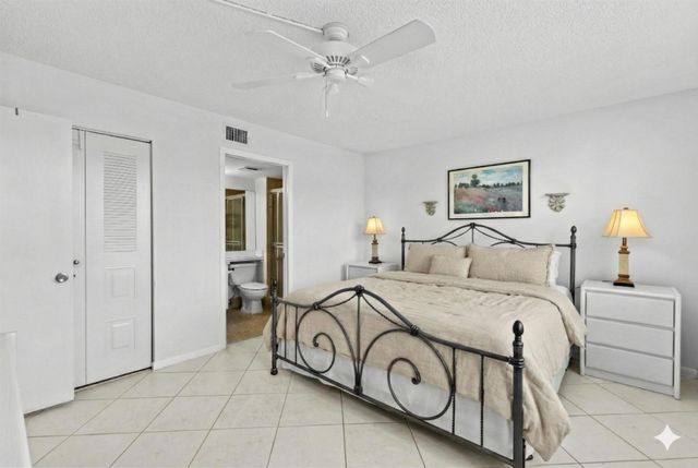 27 Abbey Lane 205, Delray Beach, FL 33446