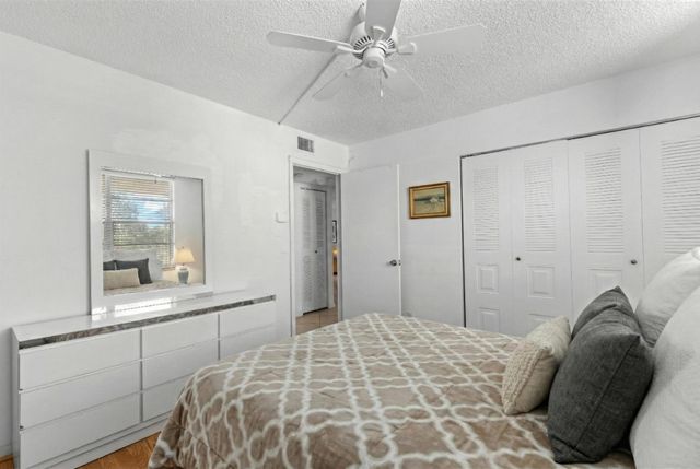 27 Abbey Lane 205, Delray Beach, FL 33446