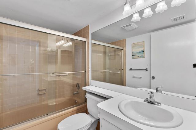 27 Abbey Lane 205, Delray Beach, FL 33446