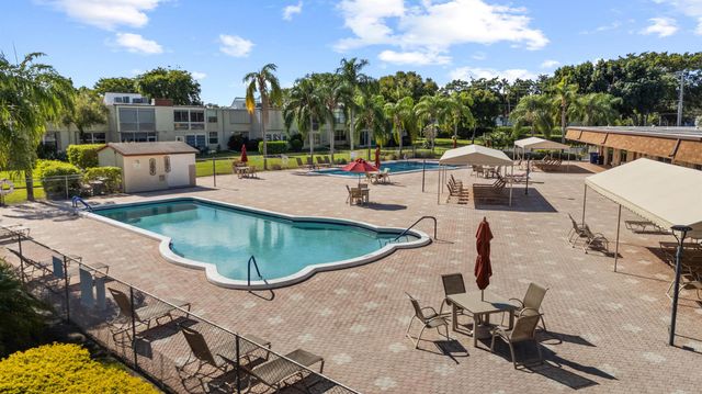 27 Abbey Lane 205, Delray Beach, FL 33446