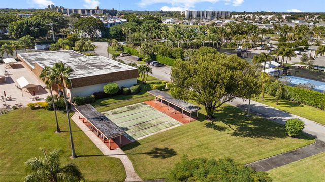 27 Abbey Lane 205, Delray Beach, FL 33446