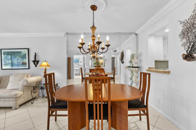 27 Abbey Lane 205, Delray Beach, FL 33446