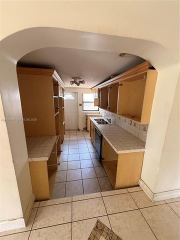 16500 NE 5th Avenue, Miami, FL 33162