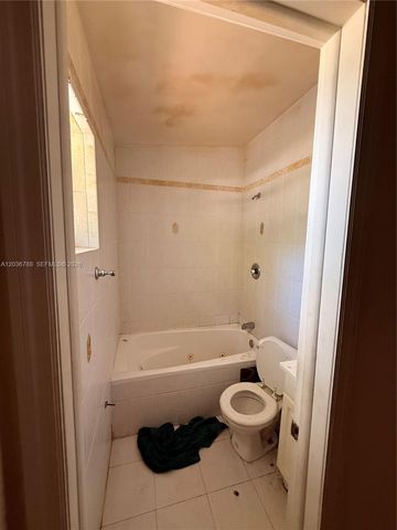 16500 NE 5th Avenue, Miami, FL 33162
