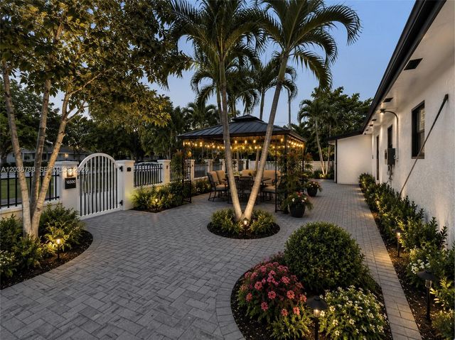 16500 NE 5th Avenue, Miami, FL 33162