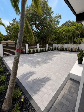16500 NE 5th Avenue, Miami, FL 33162