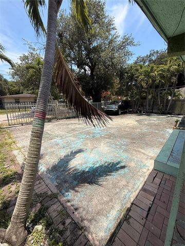 16500 NE 5th Avenue, Miami, FL 33162