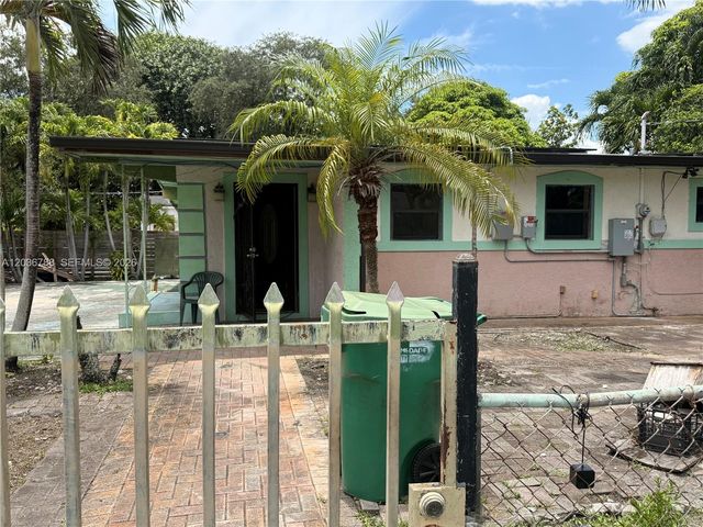 16500 NE 5th Avenue, Miami, FL 33162