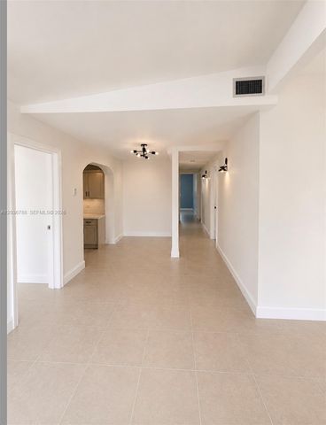 16500 NE 5th Avenue, Miami, FL 33162
