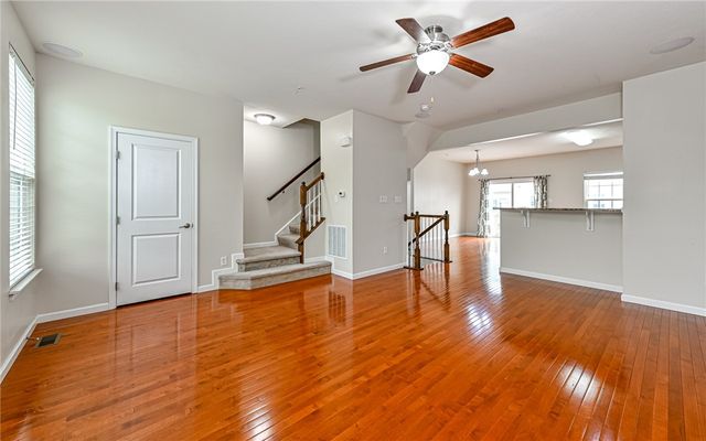 1958 Georgetown Dr, Franklin Park, PA 15143