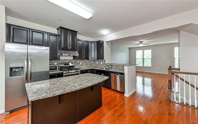 1958 Georgetown Dr, Franklin Park, PA 15143
