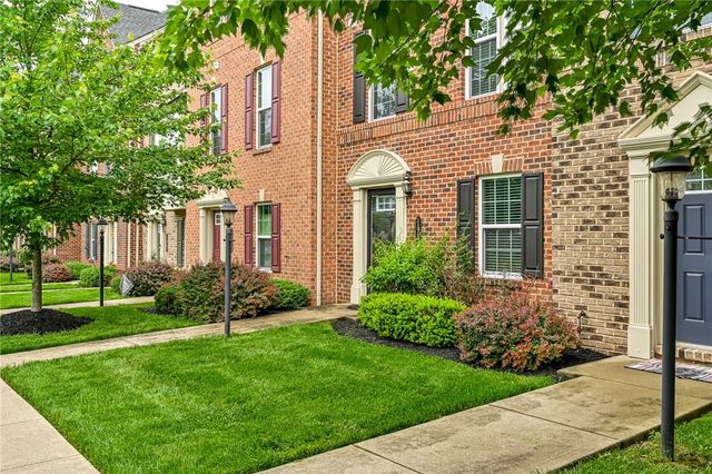 1958 Georgetown Dr, Franklin Park, PA 15143