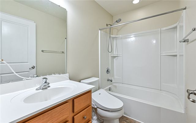 1958 Georgetown Dr, Franklin Park, PA 15143