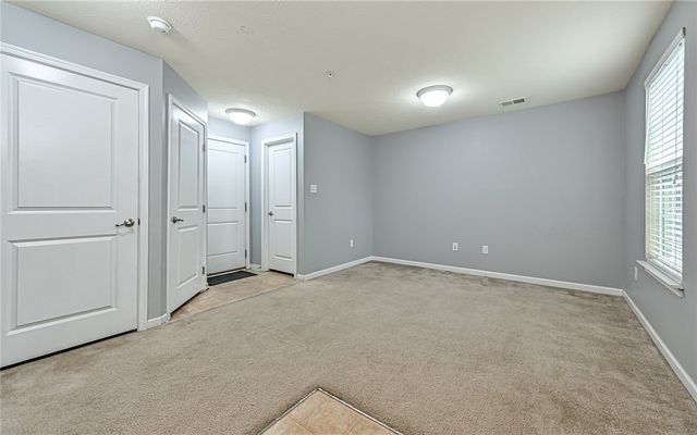 1958 Georgetown Dr, Franklin Park, PA 15143