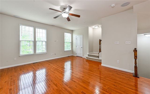 1958 Georgetown Dr, Franklin Park, PA 15143