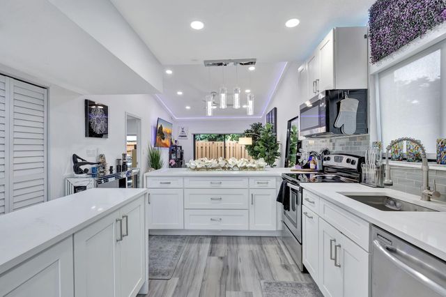 2320 NW 37th Avenue D-29, Coconut Creek, FL 33066