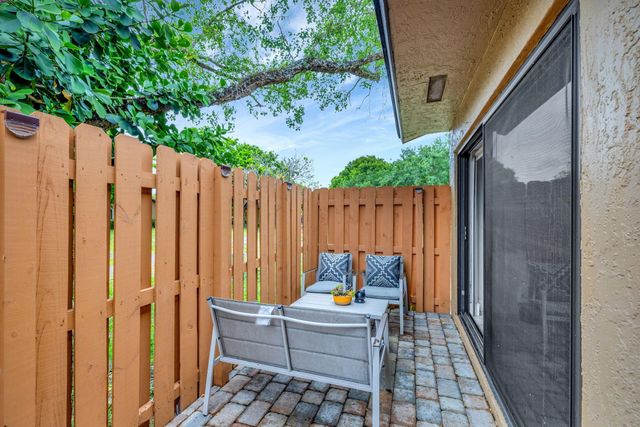 2320 NW 37th Avenue D-29, Coconut Creek, FL 33066