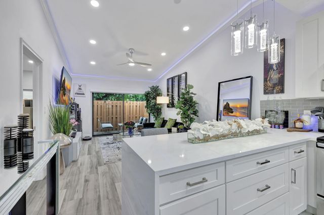 2320 NW 37th Avenue D-29, Coconut Creek, FL 33066