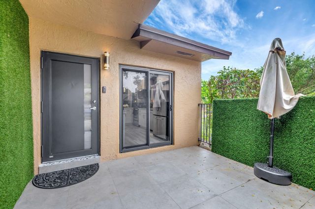 2320 NW 37th Avenue D-29, Coconut Creek, FL 33066