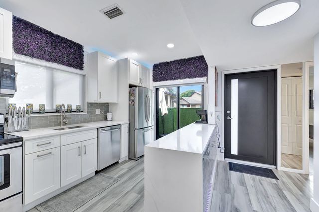 2320 NW 37th Avenue D-29, Coconut Creek, FL 33066