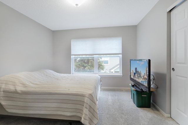 20330 Kensfield Trail 1504, Lakeville, MN 55044