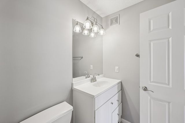 20330 Kensfield Trail 1504, Lakeville, MN 55044