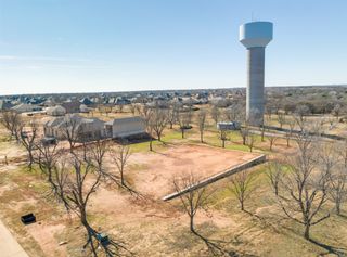 538 High Tower Lane, Granbury, TX 76049